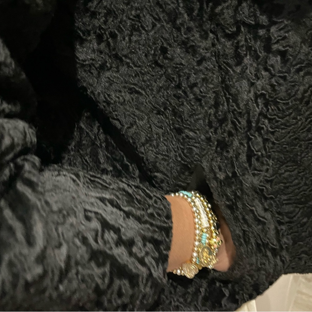 **Dreamy Winter Reversible Fur Crop Coat** - Picture 3 of 8